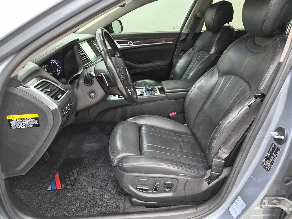 Genesis G80 — photo 11