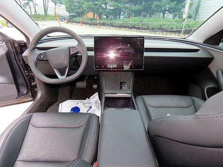 Tesla Model 3 — photo 07