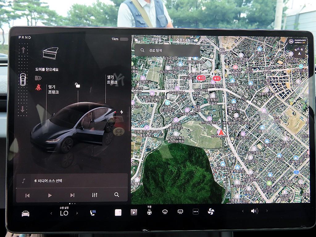 Tesla Model 3 — photo 14