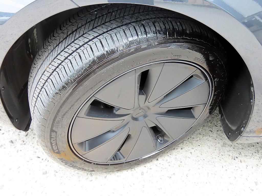 Tesla Model 3 — photo 20