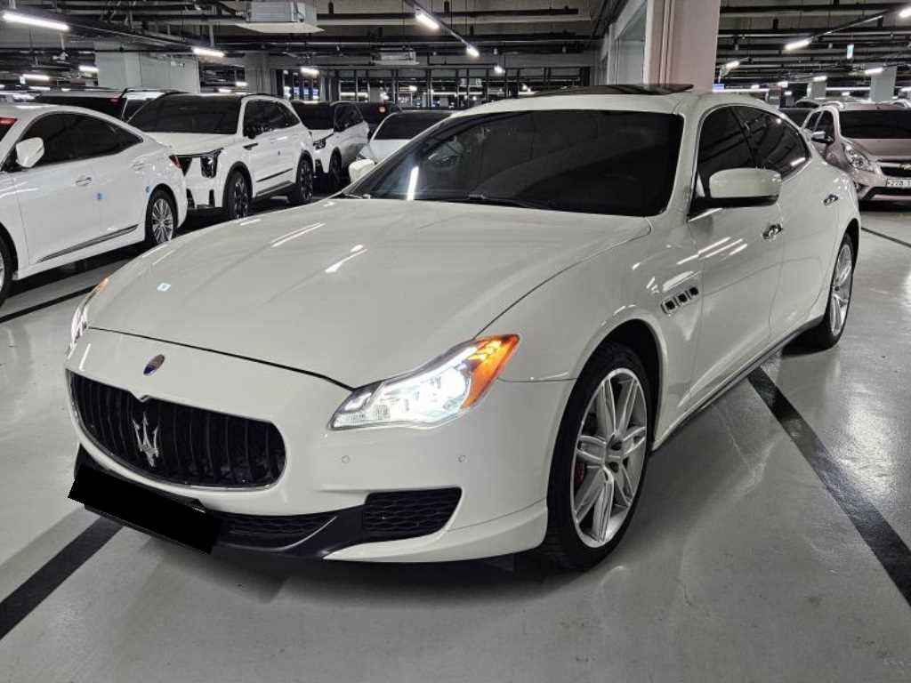 Maserati Quattroporte — photo 01