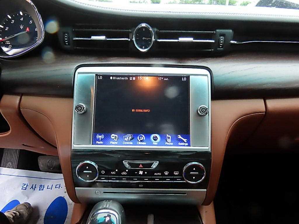 Maserati Quattroporte — photo 08