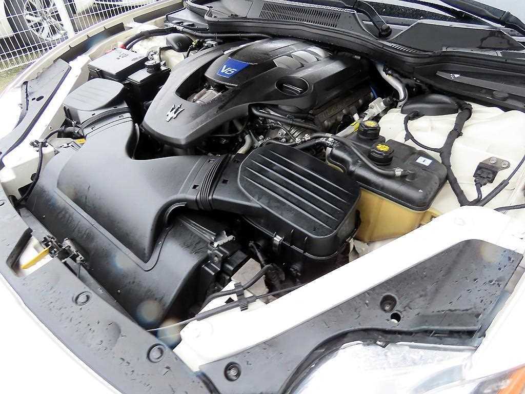 Maserati Quattroporte — photo 14