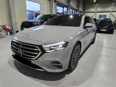 Mercedes-Benz E-Class — photo 01