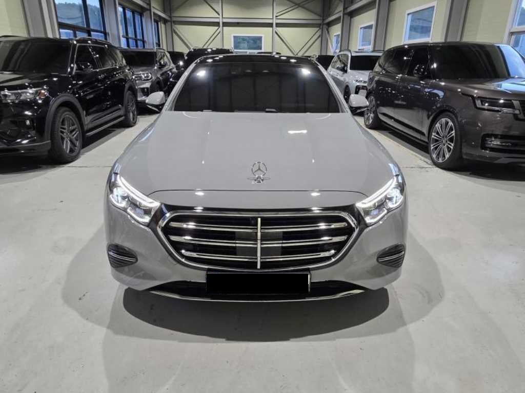 Mercedes-Benz E-Class — photo 03