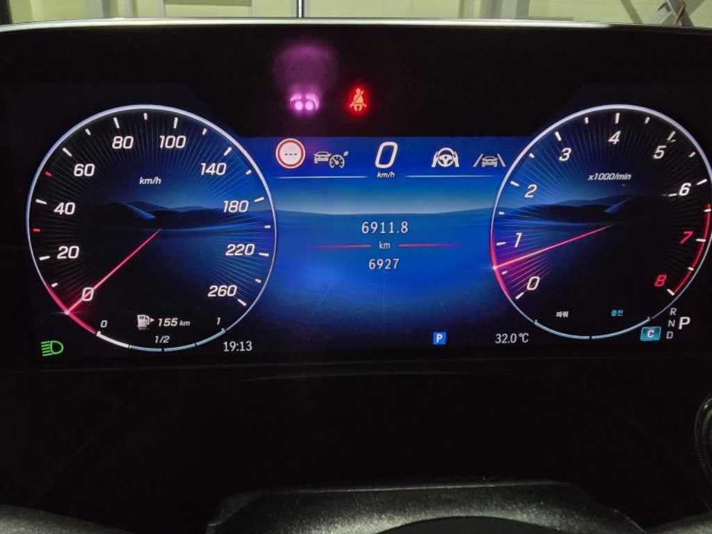 Mercedes-Benz E-Class — photo 05