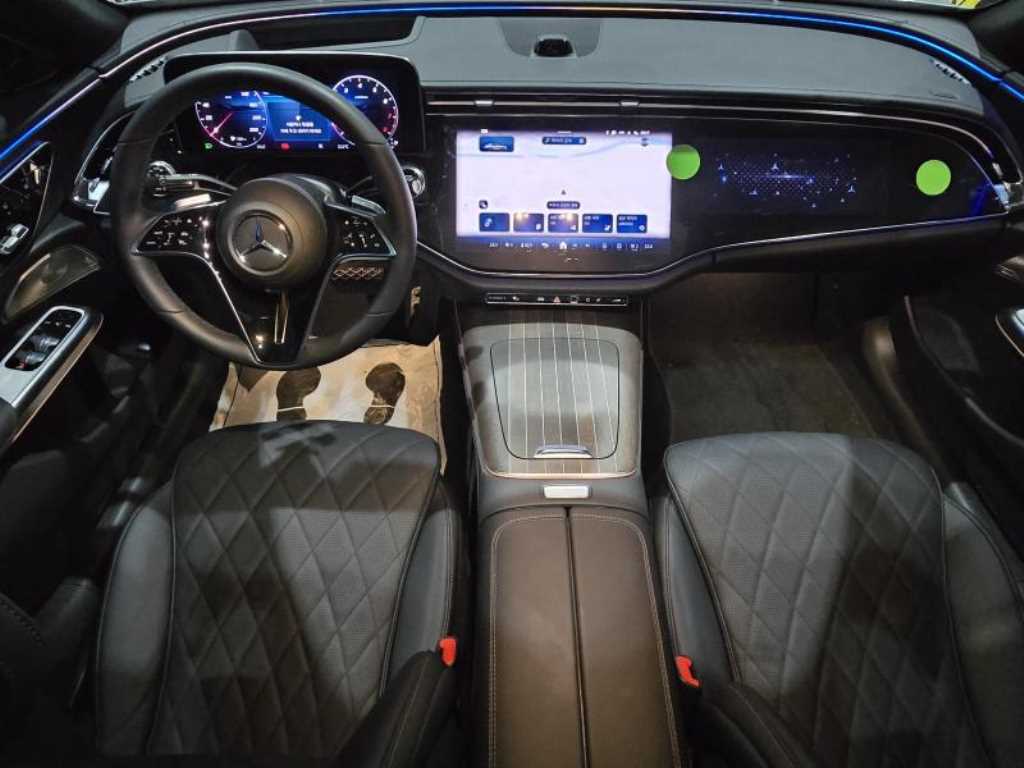 Mercedes-Benz E-Class — photo 07