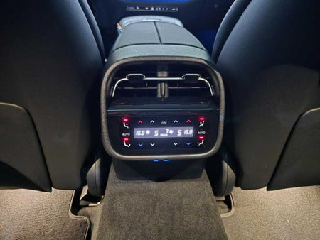 Mercedes-Benz E-Class — photo 14