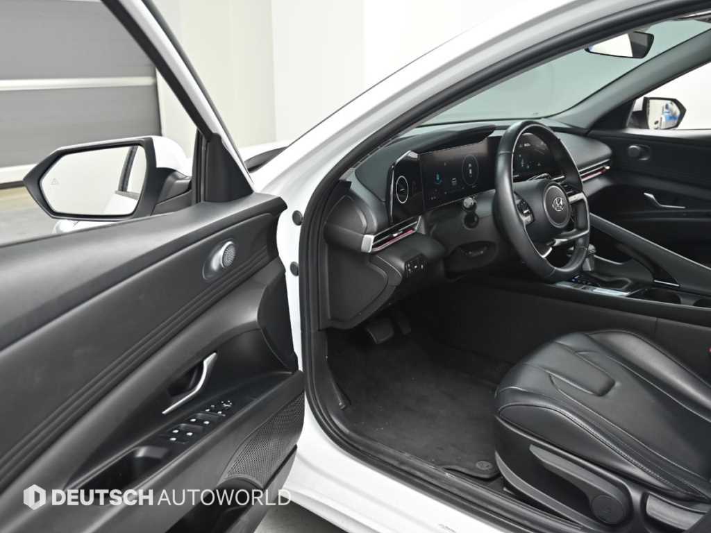 Hyundai Avante — photo 13