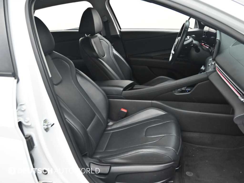 Hyundai Avante — photo 14