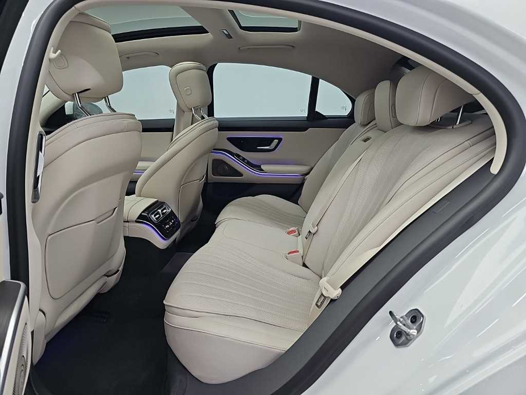 Mercedes-Benz S-Class — photo 12