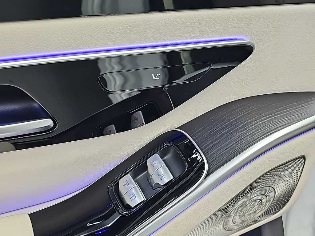 Mercedes-Benz S-Class — photo 13