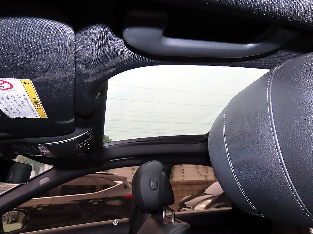 Mercedes-Benz S-Class — photo 16
