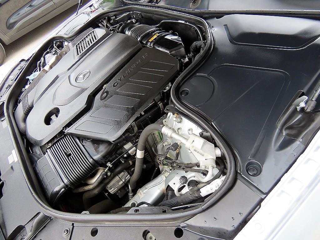 Mercedes-Benz S-Class — photo 19