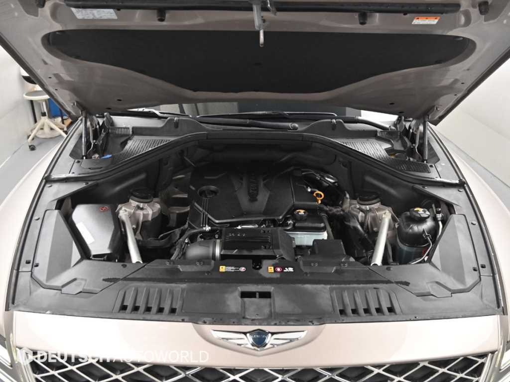 Genesis GV80 — photo 06