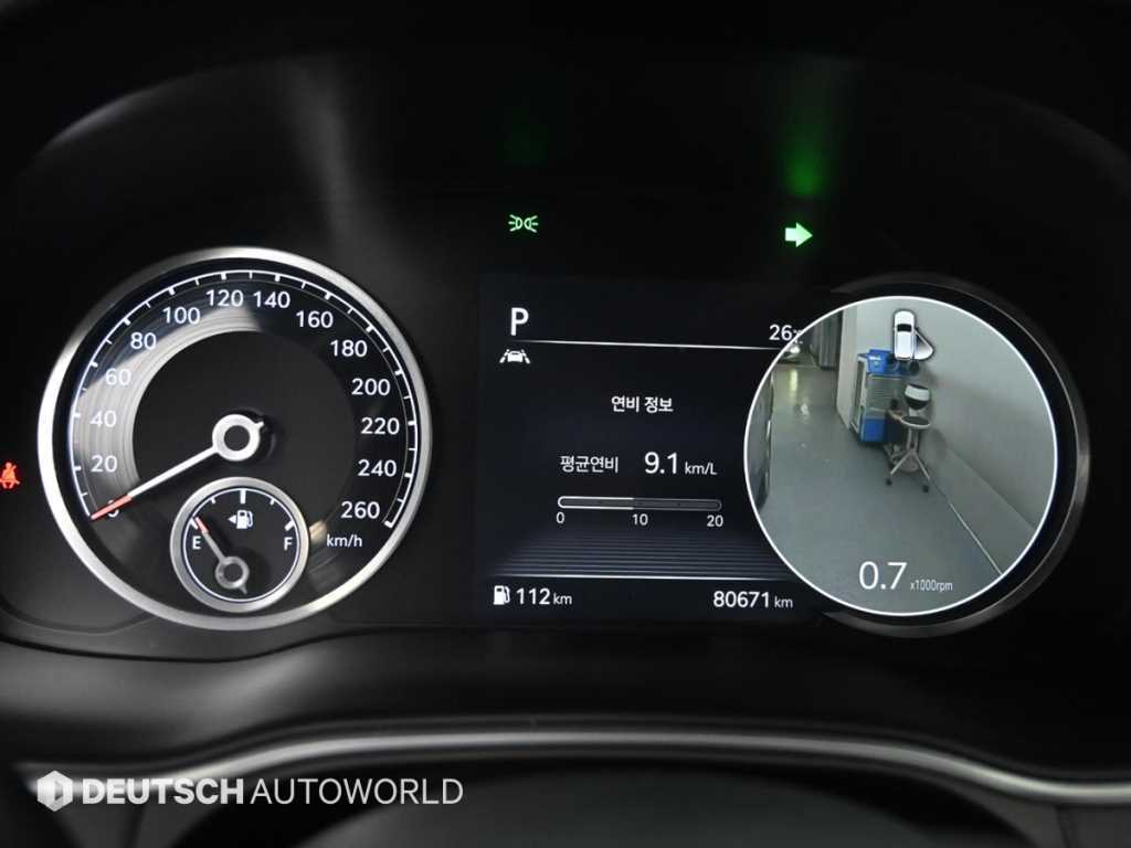 Genesis GV80 — photo 08