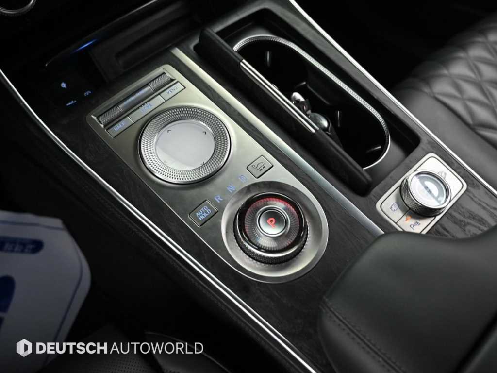 Genesis GV80 — photo 09