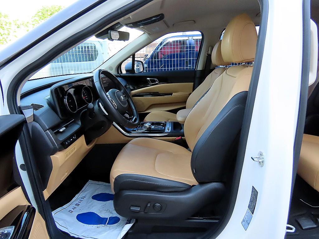 Kia Carnival — photo 05
