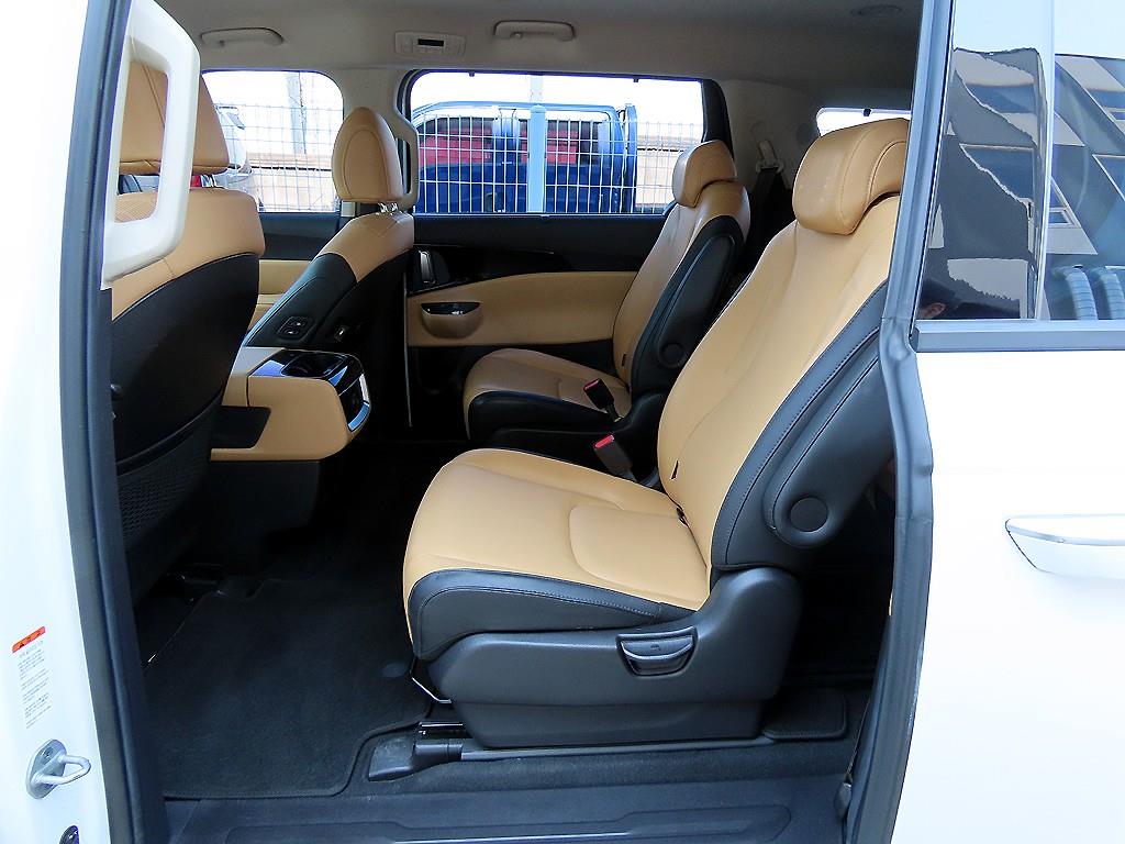 Kia Carnival — photo 06