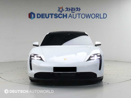 Porsche Taycan — photo 03
