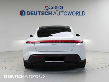 Porsche Taycan — photo 04