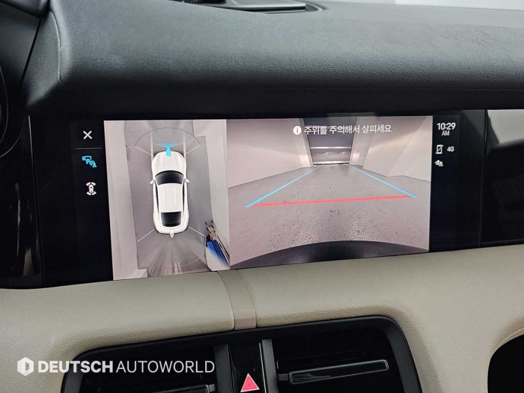 Porsche Taycan — photo 15