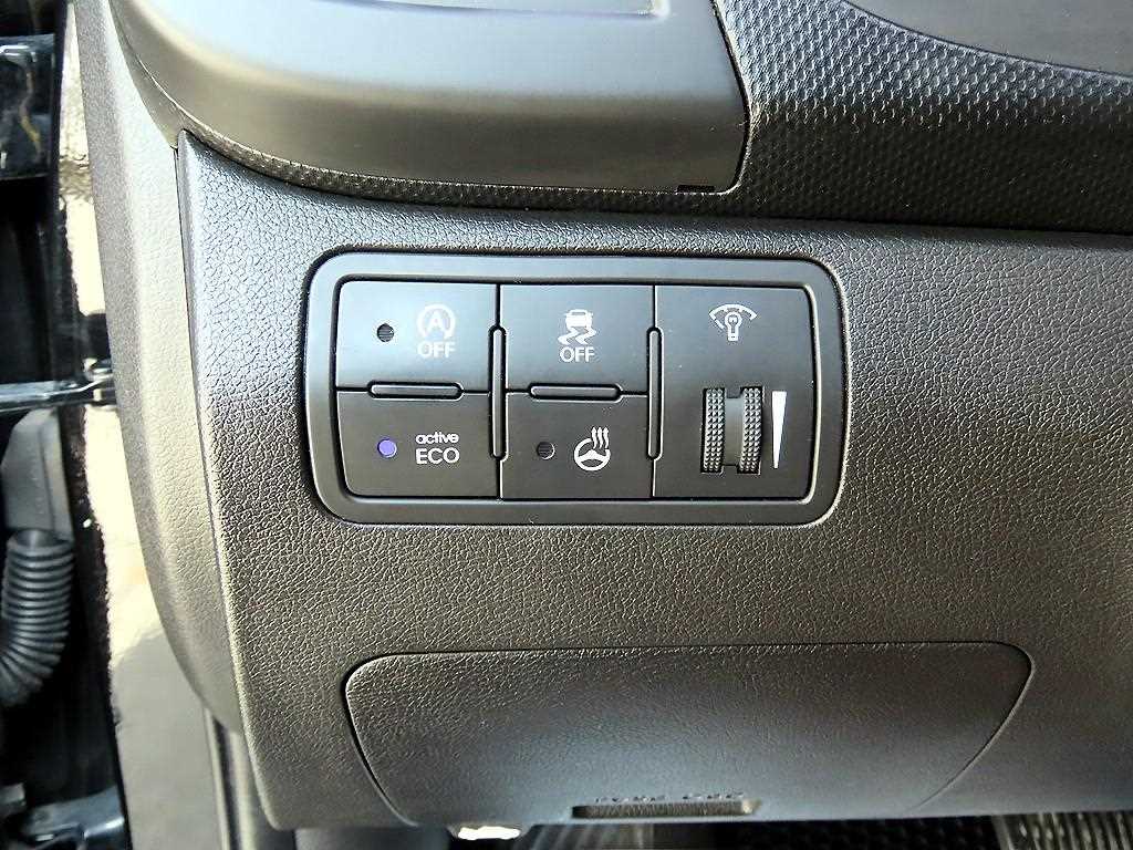 Hyundai Accent — photo 12