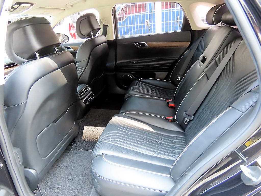 Genesis G80 — photo 06