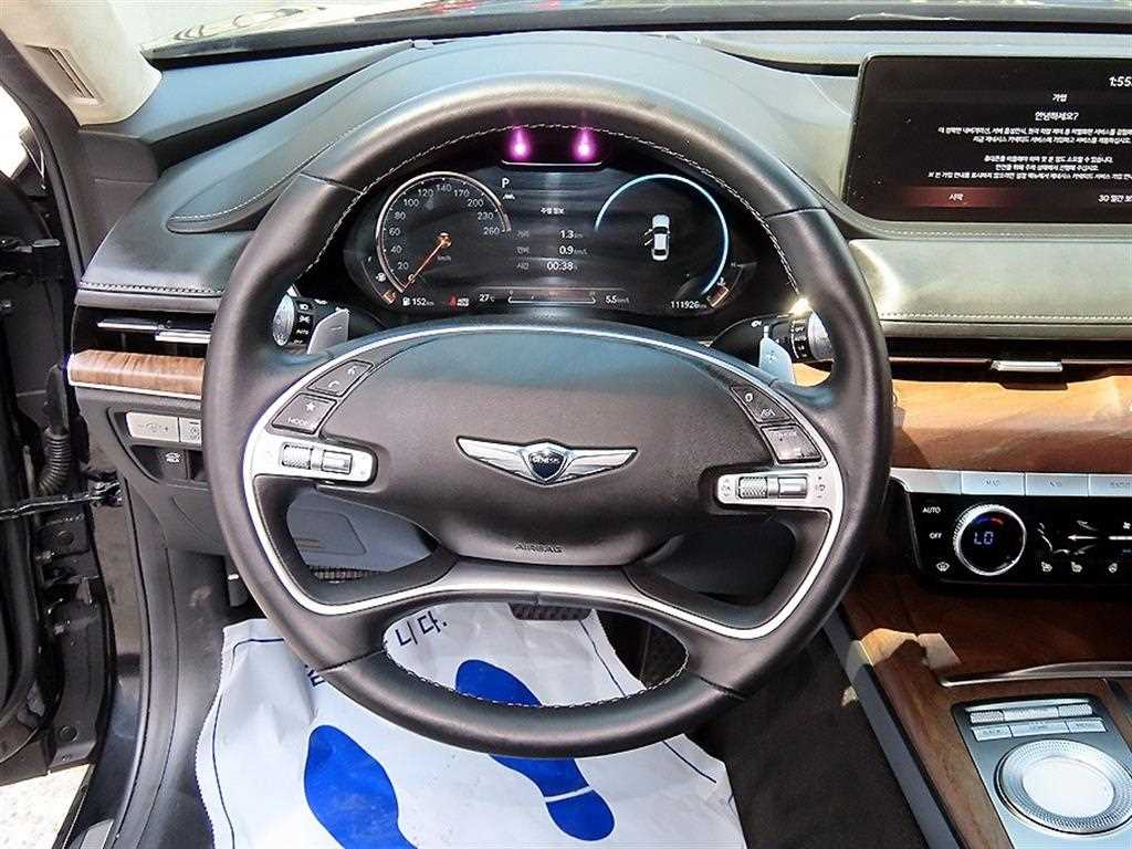 Genesis G80 — photo 08