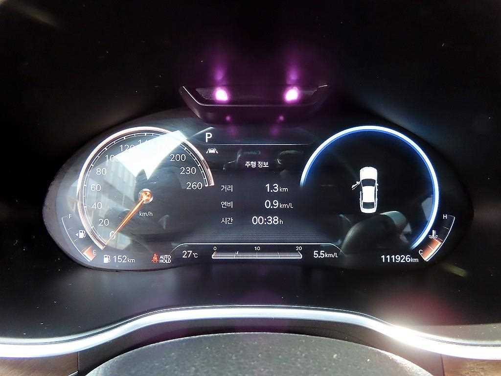 Genesis G80 — photo 09