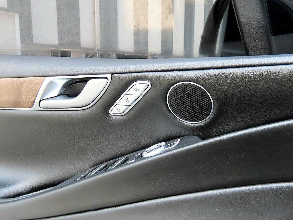 Genesis G80 — photo 12