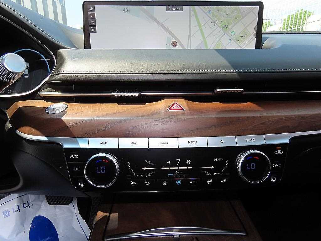 Genesis G80 — photo 14