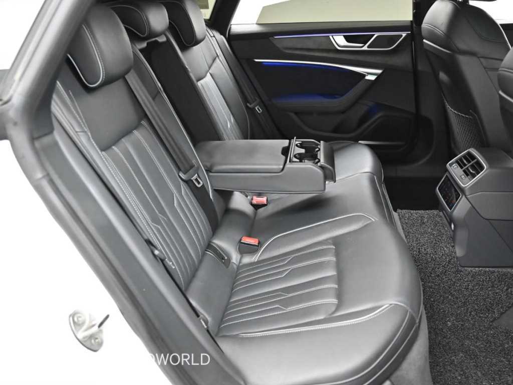 Audi A7 — photo 12
