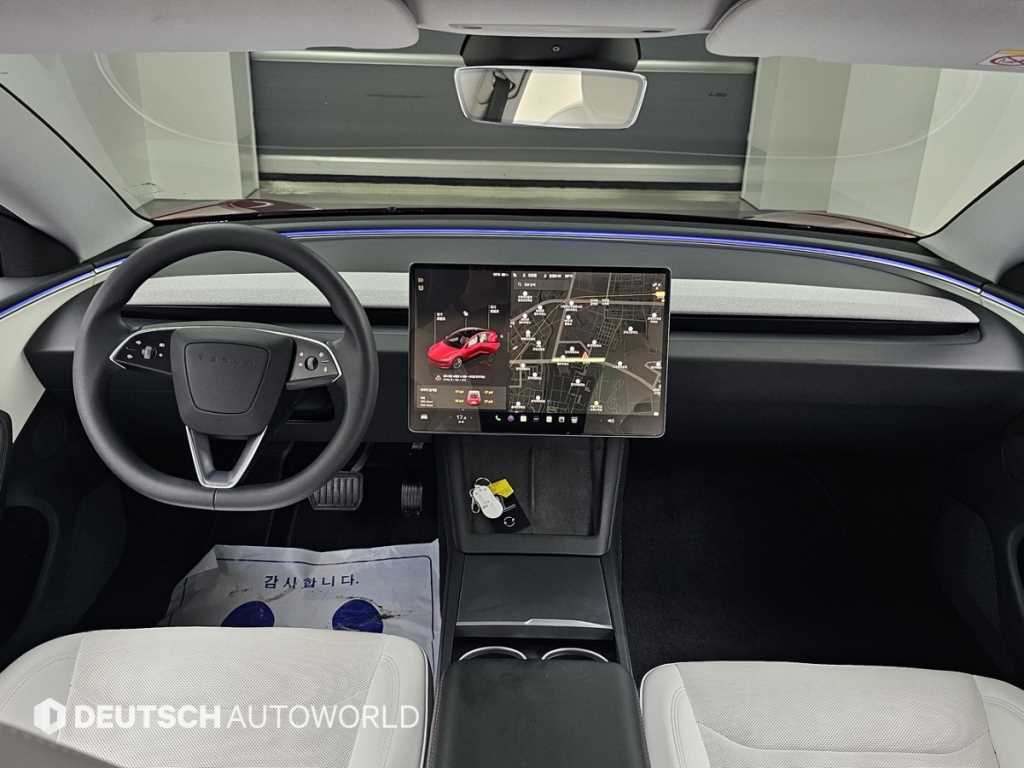 Tesla Model 3 — photo 07