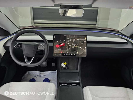 Tesla Model 3 — photo 07