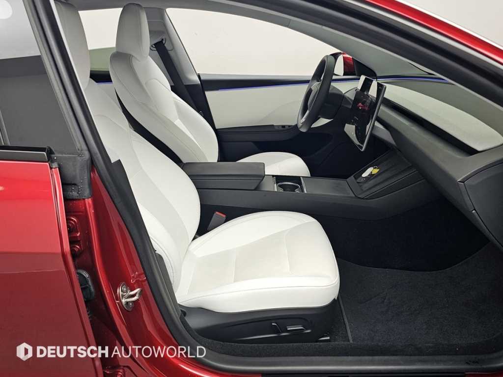 Tesla Model 3 — photo 10