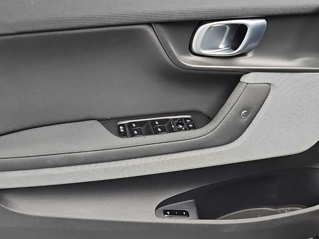 Polestar Polestar 2 — photo 15