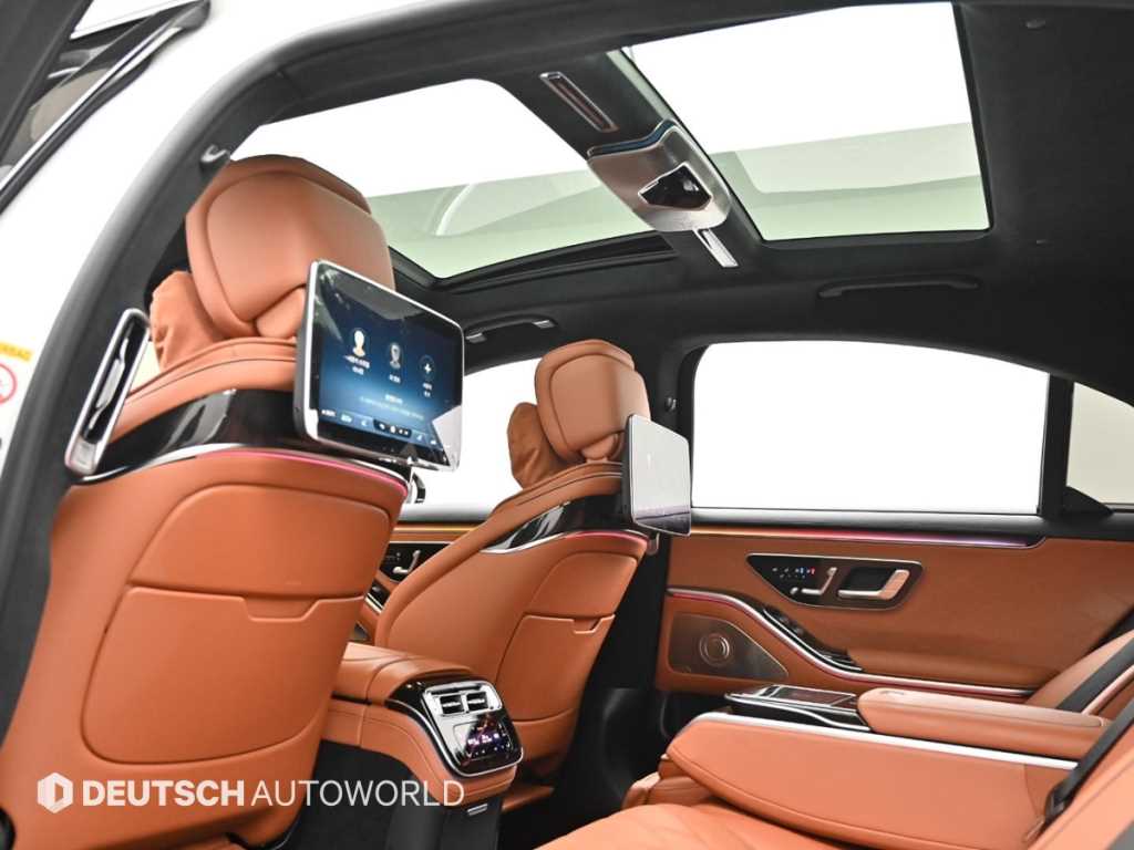 Mercedes-Benz S-Class — photo 18