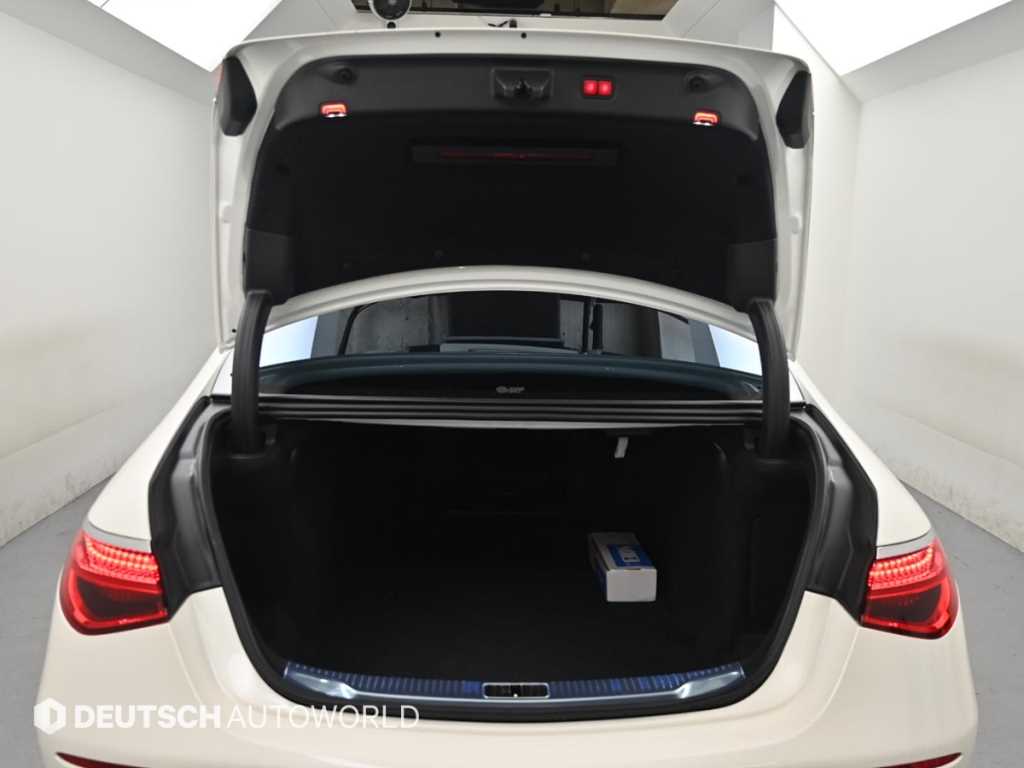 Mercedes-Benz S-Class — photo 19