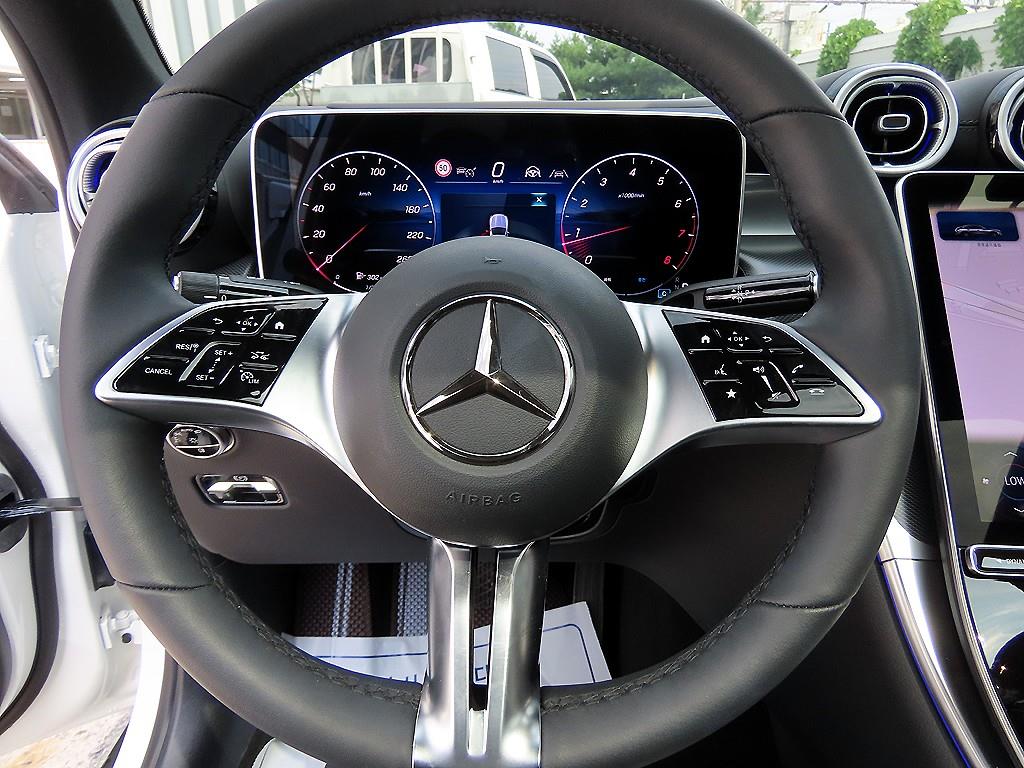 Mercedes-Benz GLC-Class — photo 08