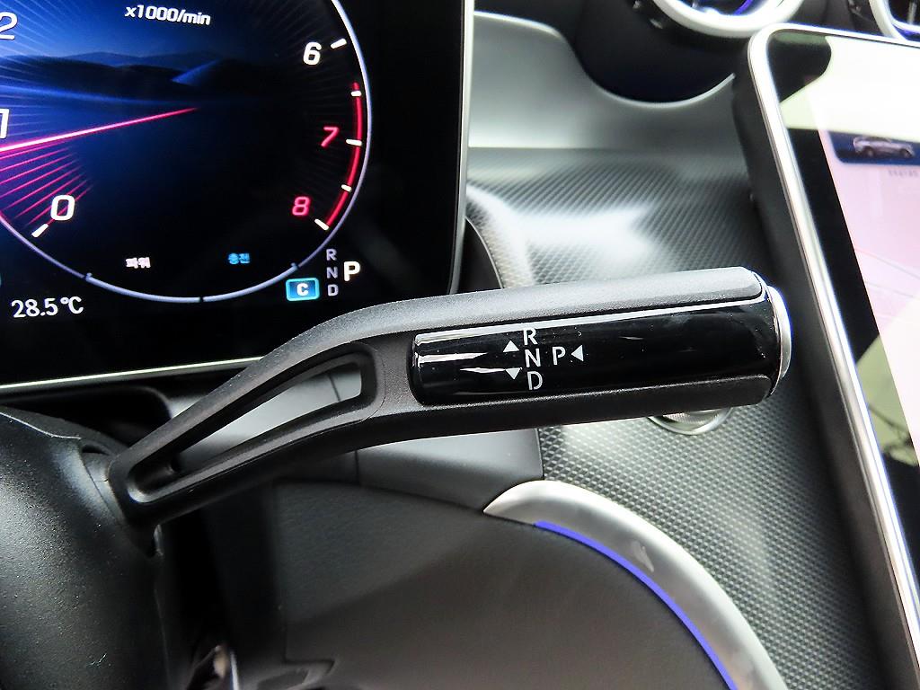 Mercedes-Benz GLC-Class — photo 11