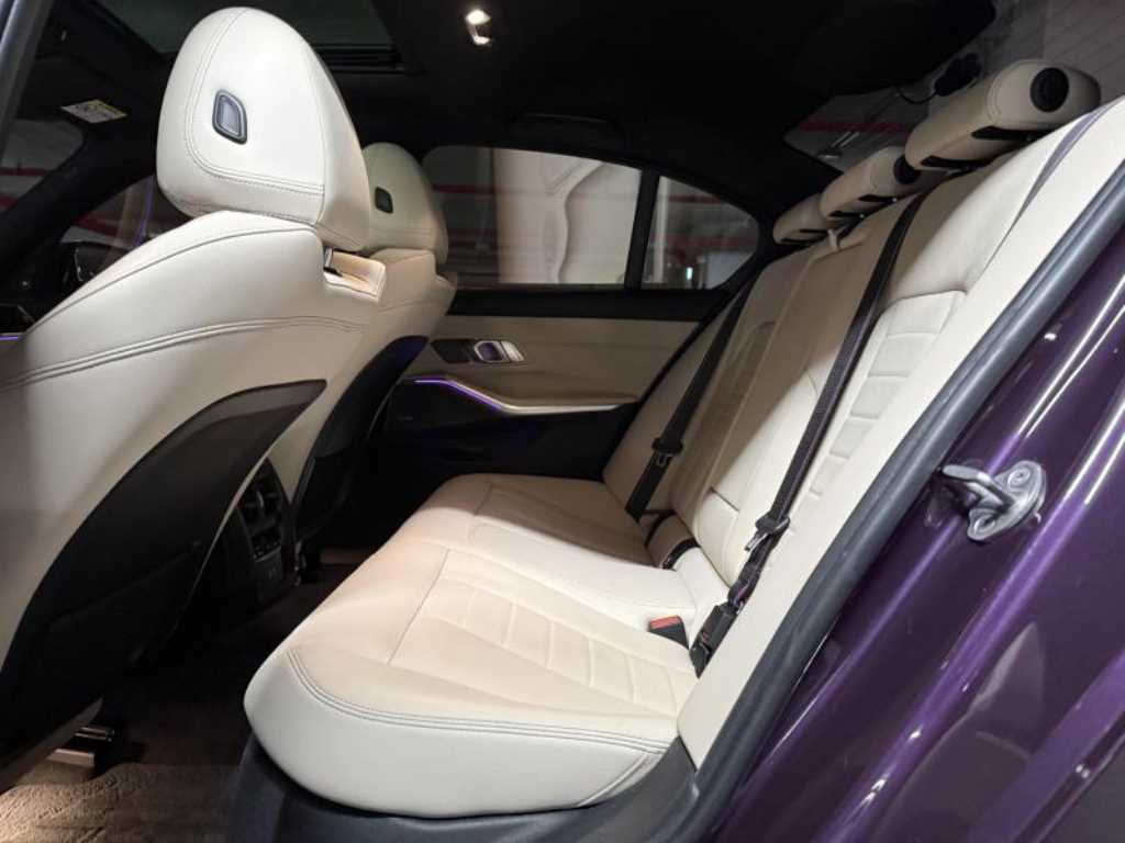 BMW 3-Series — photo 09