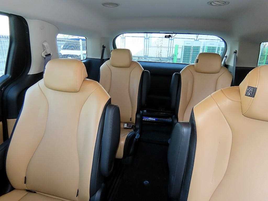 Kia Carnival — photo 07