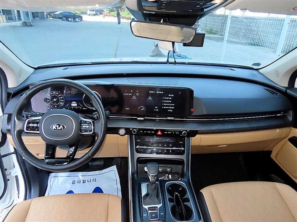 Kia Carnival — photo 08