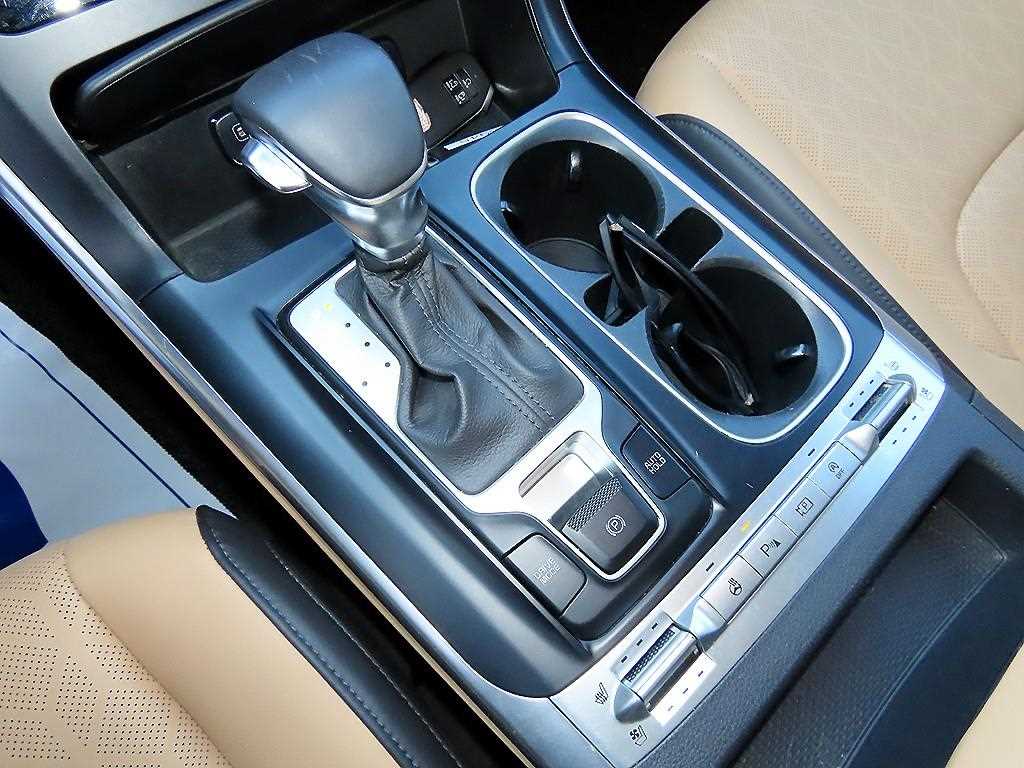 Kia Carnival — photo 11