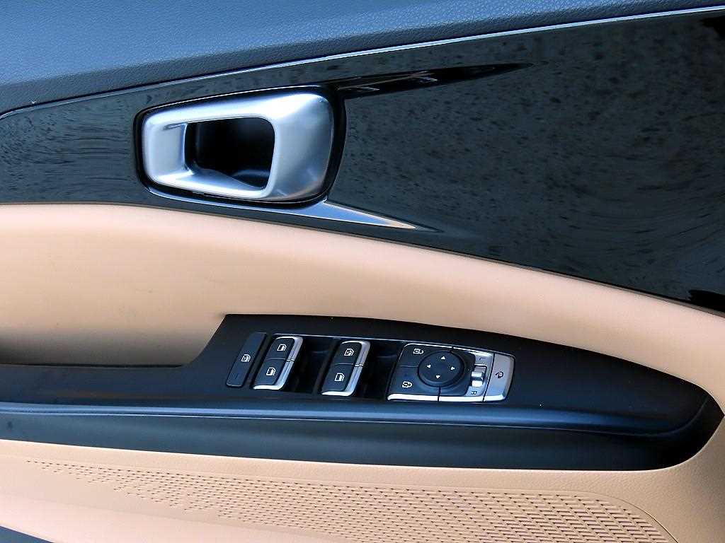 Kia Carnival — photo 12