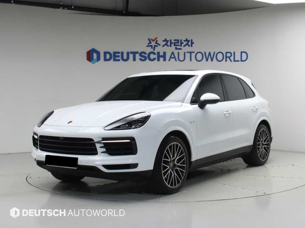 Porsche Cayenne — photo 01