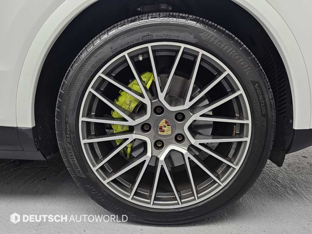 Porsche Cayenne — photo 05