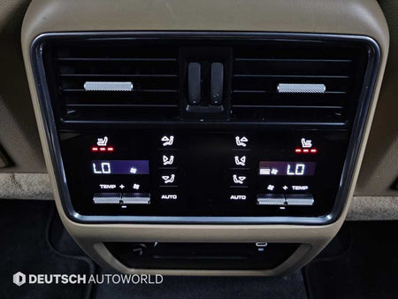 Porsche Cayenne — photo 16