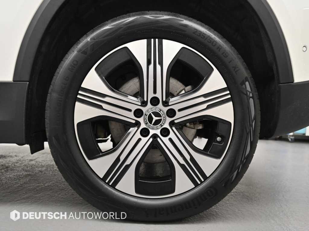 Mercedes-Benz EQA — photo 05